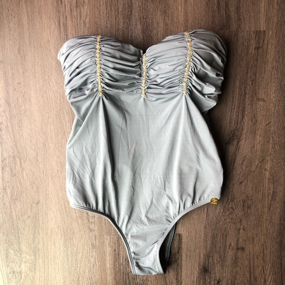 Agua De Coco Padded One-Piece Swimsuit Brazilian Strapless Grey Ruched Size M